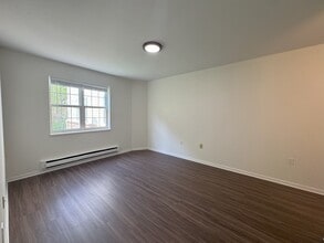 Crown Ridge Apartments in Janesville, WI - Foto de edificio - Interior Photo