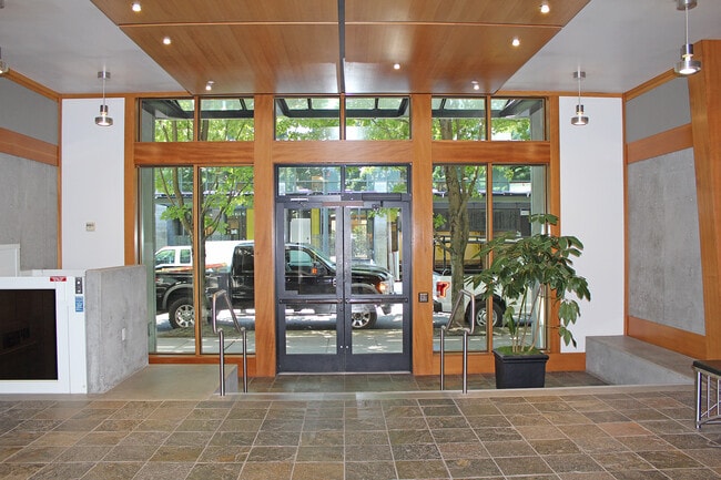 820 NW 12th Ave in Portland, OR - Building Photo - Building Photo