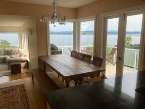 3850 50th Ave NE in Seattle, WA - Building Photo - Building Photo