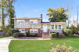 1639 Vancouver Dr in Charlotte, NC - Building Photo