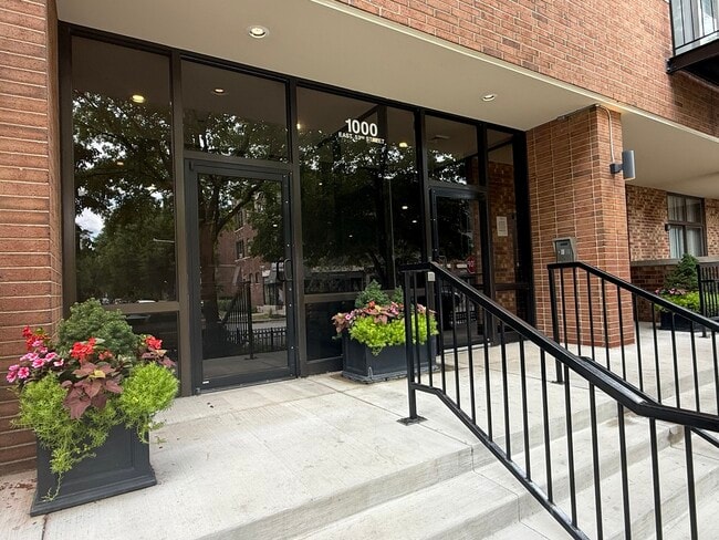 property at 1000 E 53rd St