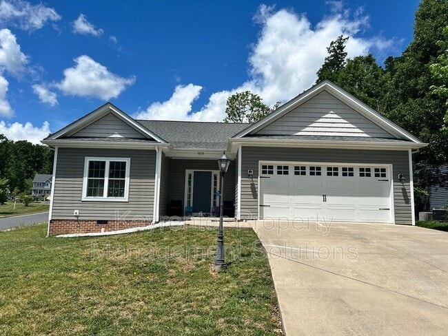 property at 819 Geoffrey St