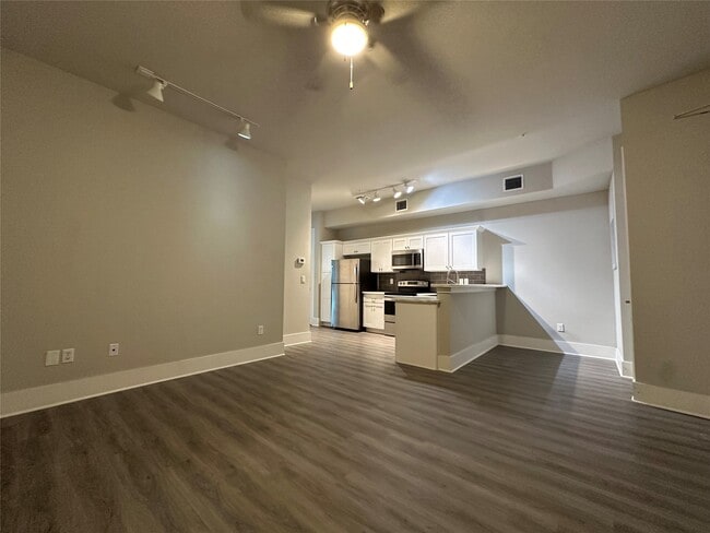 2727 Houston Ave