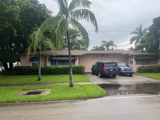 101 Fronton Blvd in Dania Beach, FL - Building Photo - Building Photo