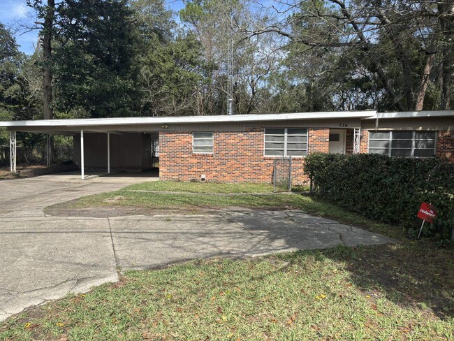 736 W Tharpe St in Tallahassee, FL - Building Photo - Building Photo