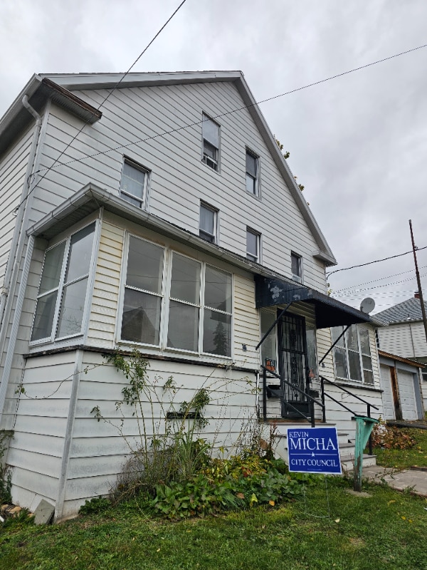 property at 29 Tracy St