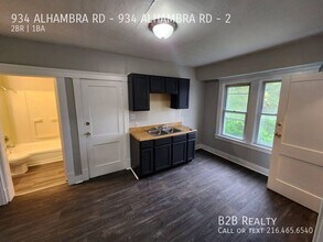 934 Alhambra Rd in Cleveland, OH - Building Photo - Building Photo