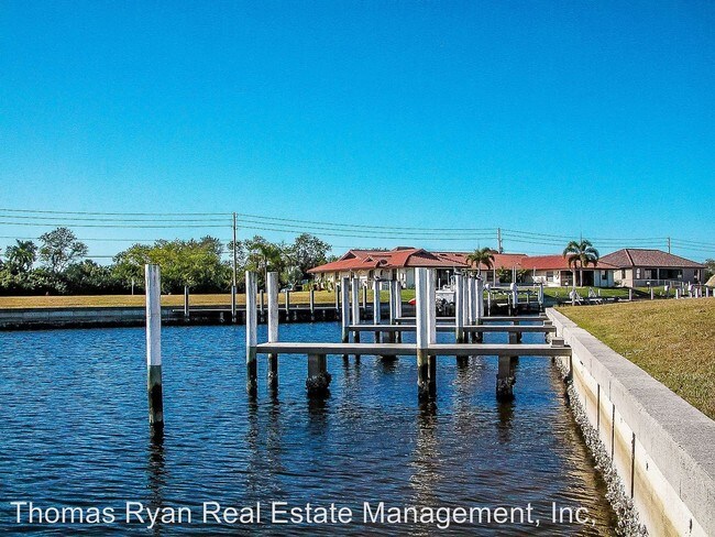1350 Mediterranean Dr in Punta Gorda, FL - Building Photo - Building Photo