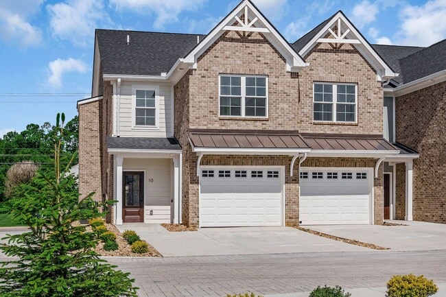 207 S High St in McMinnville, TN - Building Photo - Building Photo