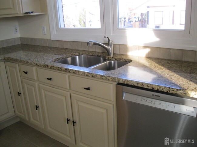 105 Washington Ave in Carteret, NJ - Building Photo - Building Photo