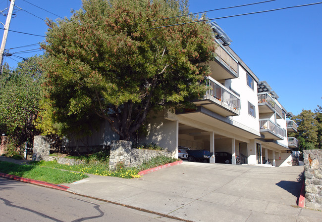 Stonehedge Apartment in San Rafael, CA - Building Photo - Building Photo