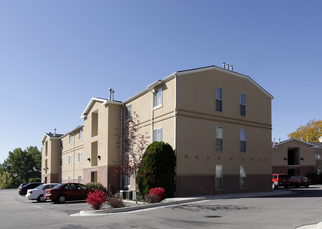 The Crestwood in Provo, UT - Foto de edificio - Building Photo