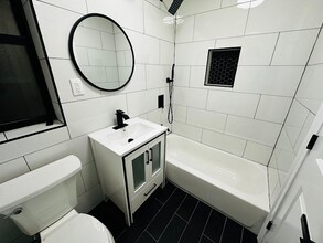 80 Sunnyside Ave in Brooklyn, NY - Building Photo - Building Photo