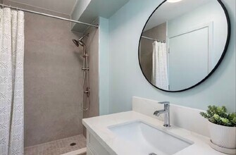 2710 Ka?aha St in Honolulu, HI - Building Photo - Building Photo