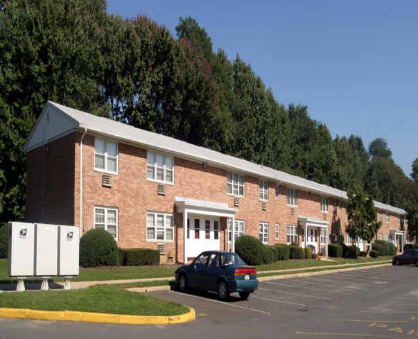 Navesink Cove Condominiums in Atlantic Highlands, NJ - Foto de edificio - Building Photo