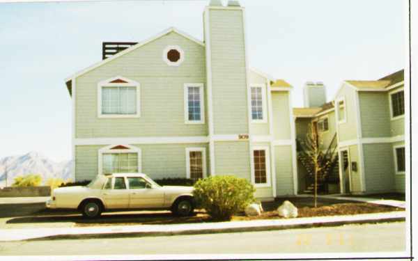 Village At Washington in Las Vegas, NV - Foto de edificio - Building Photo