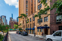 Silver Suites Residences at Beekman Tower in New York, NY - Foto de edificio - Building Photo