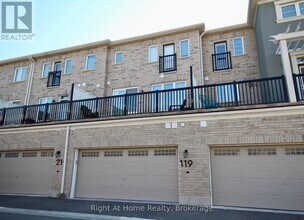 119 Stork St in Oakville, ON - Building Photo - Building Photo