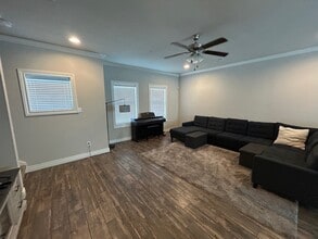 632 Clay St in Bryan, TX - Building Photo - Building Photo