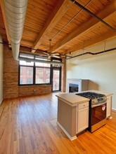 625 W Jackson Blvd, Unit 603 in Chicago, IL - Building Photo - Building Photo