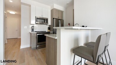 5508 7th St NW, Unit 403 in Washington, DC - Building Photo - Building Photo