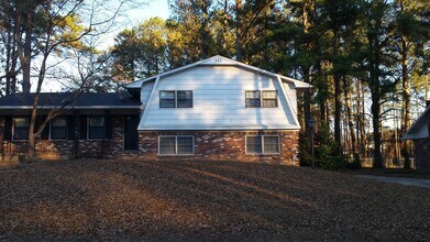 3695 Morning Creek Dr in College Park, GA - Building Photo - Building Photo