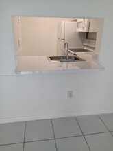 9310 Fontainebleau Blvd, Unit 307 in Miami, FL - Building Photo - Building Photo