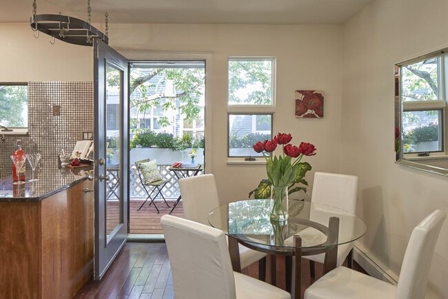 property at 4 Fort Washington Pl