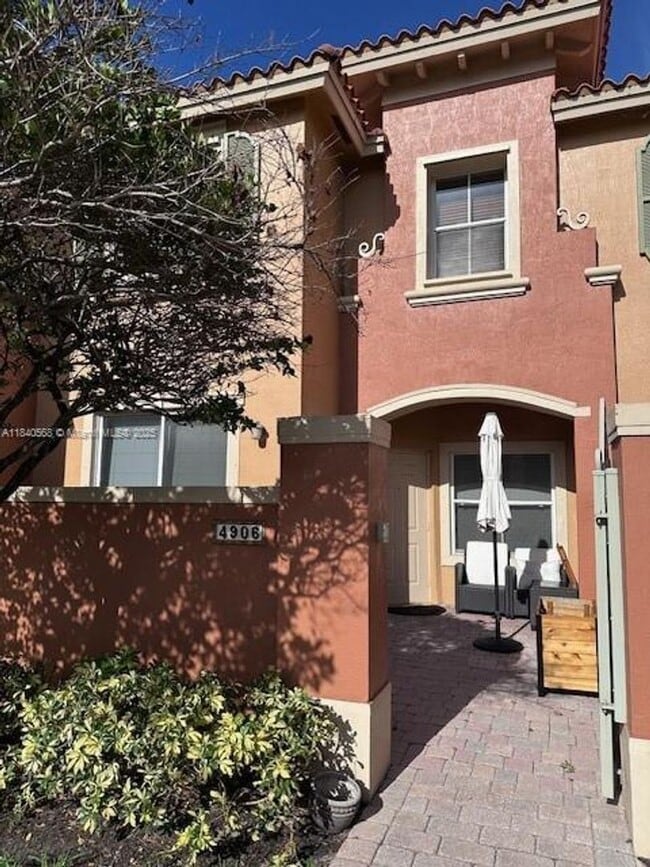 property at 4906 Schooner Dr