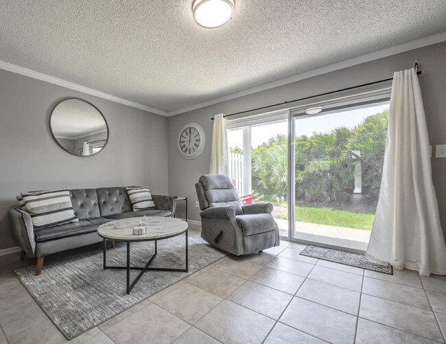 910 Ocean Park Ln in Cape Canaveral, FL - Building Photo - Building Photo