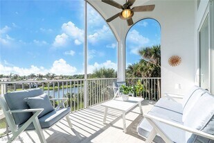 1540 Clermont Dr in Naples, FL - Building Photo