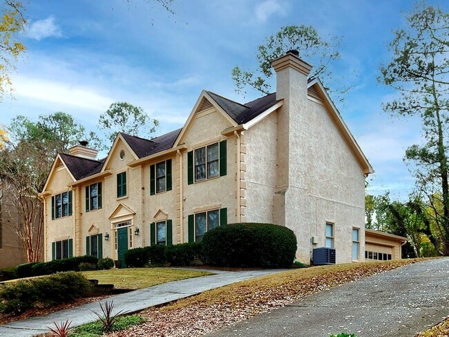 8950 Carroll Manor Dr in Atlanta, GA - Building Photo - Building Photo