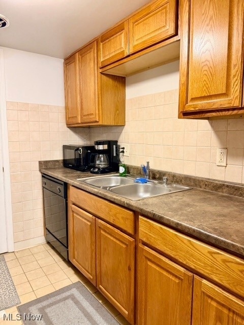 6930 Carriage Hill Dr in Brecksville, OH - Building Photo - Building Photo