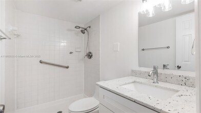 10037 Winding Lake Rd in Sunrise, FL - Building Photo - Building Photo