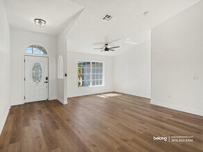 527 Rotonda Cir in Rotonda West, FL - Foto de edificio - Building Photo