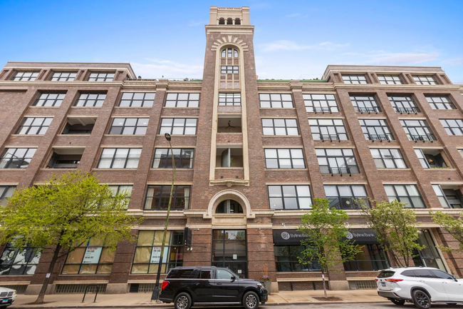 property at 1000 W Washington Blvd
