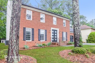 3693 Belmont Abbey Dr in Decatur, GA - Foto de edificio - Building Photo
