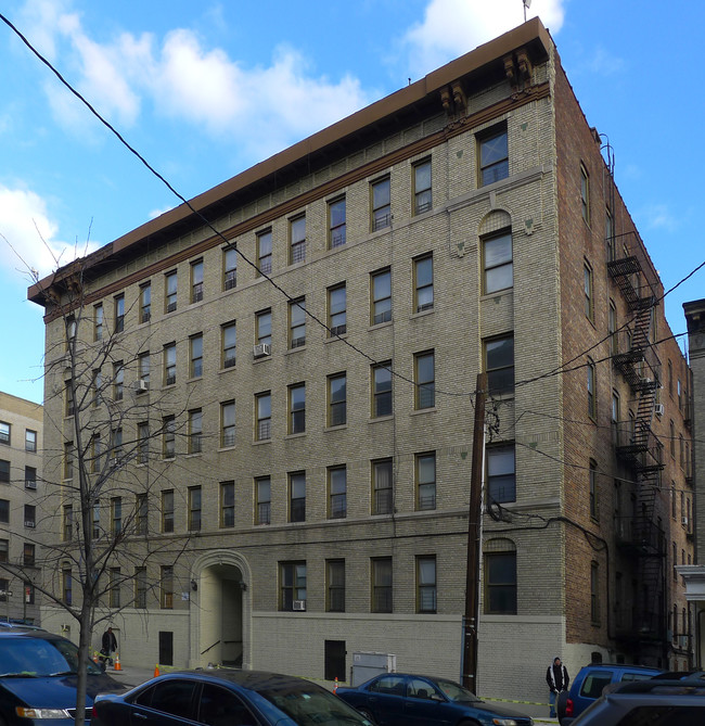 41 W 184th St in Bronx, NY - Foto de edificio - Building Photo