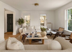 56 Carroll St in Sag Harbor, NY - Building Photo - Building Photo