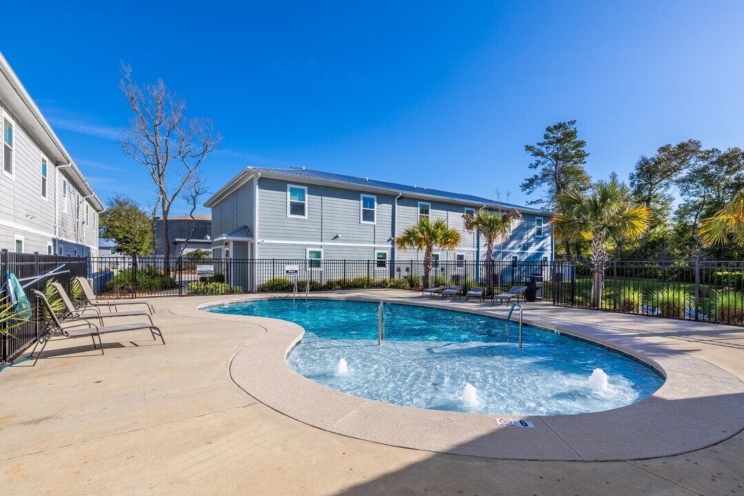 Aviles Townhomes in Gulf Shores, AL - Foto de edificio