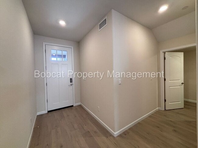 852 Furlong Dr in Minden, NV - Building Photo - Building Photo