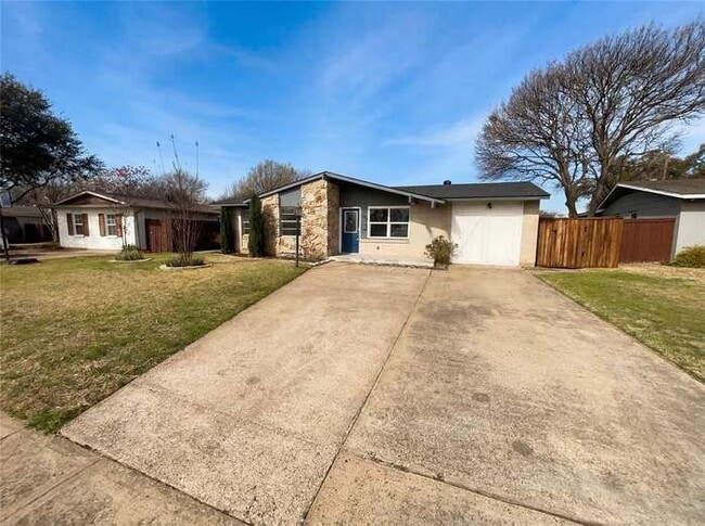 property at 8541 Strathmore Dr