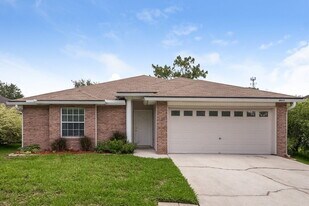8073 Leafcrest Dr in Jacksonville, FL - Building Photo
