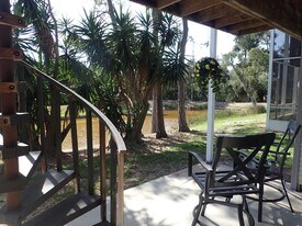 9614 Tara Cay Ct in Seminole, FL - Building Photo