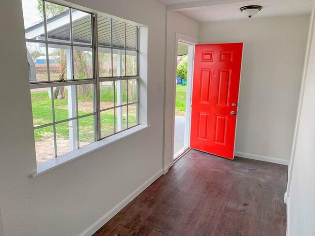 303 Harlem St in Sweeny, TX - Building Photo - Building Photo