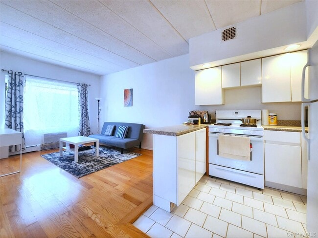 149-15 Barclay Ave in Queens, NY - Building Photo - Building Photo