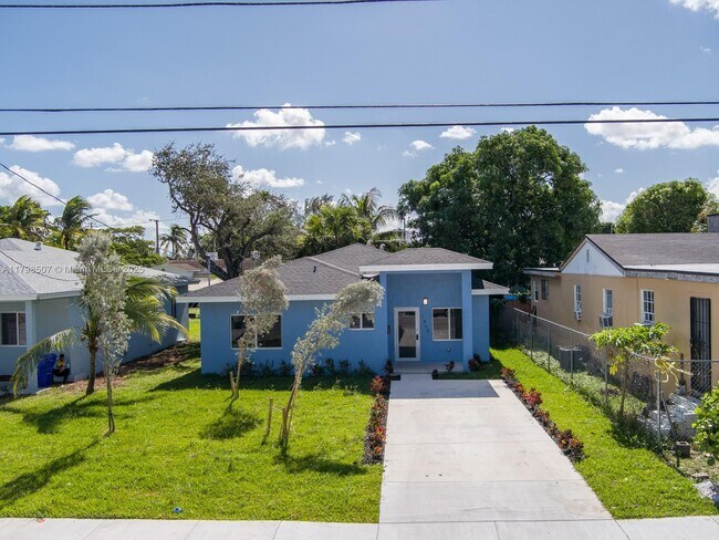 1468 NW 51st St in Miami, FL - Building Photo - Building Photo