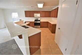 382 Craftsman Dr in Lathrop, CA - Building Photo - Building Photo