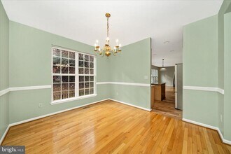 19316 Moon Ridge Dr in Germantown, MD - Building Photo - Building Photo