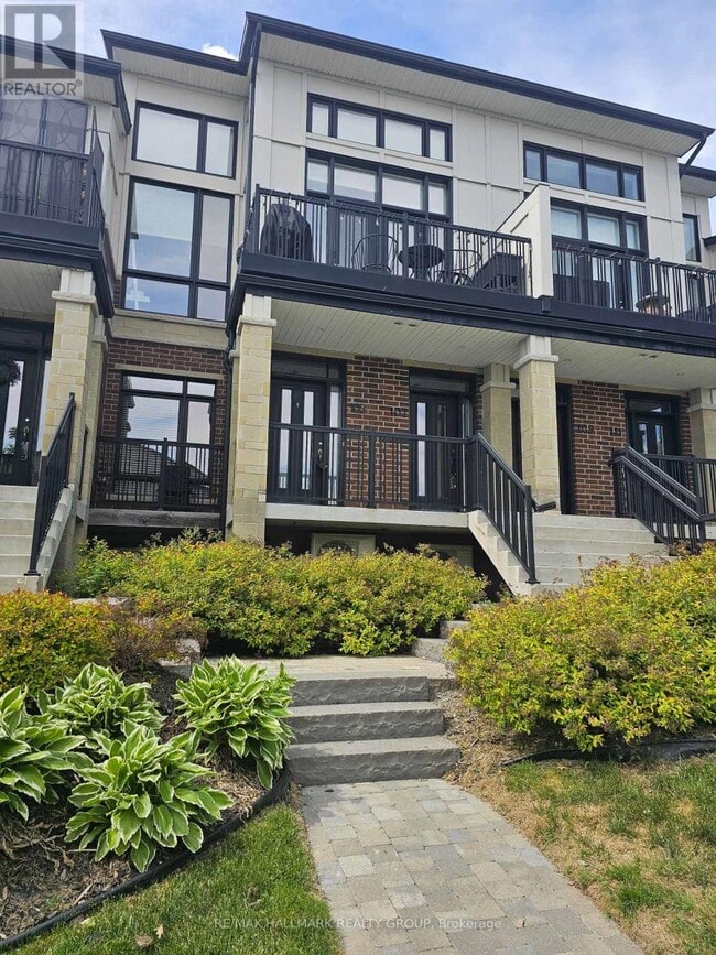 105 Poplin St